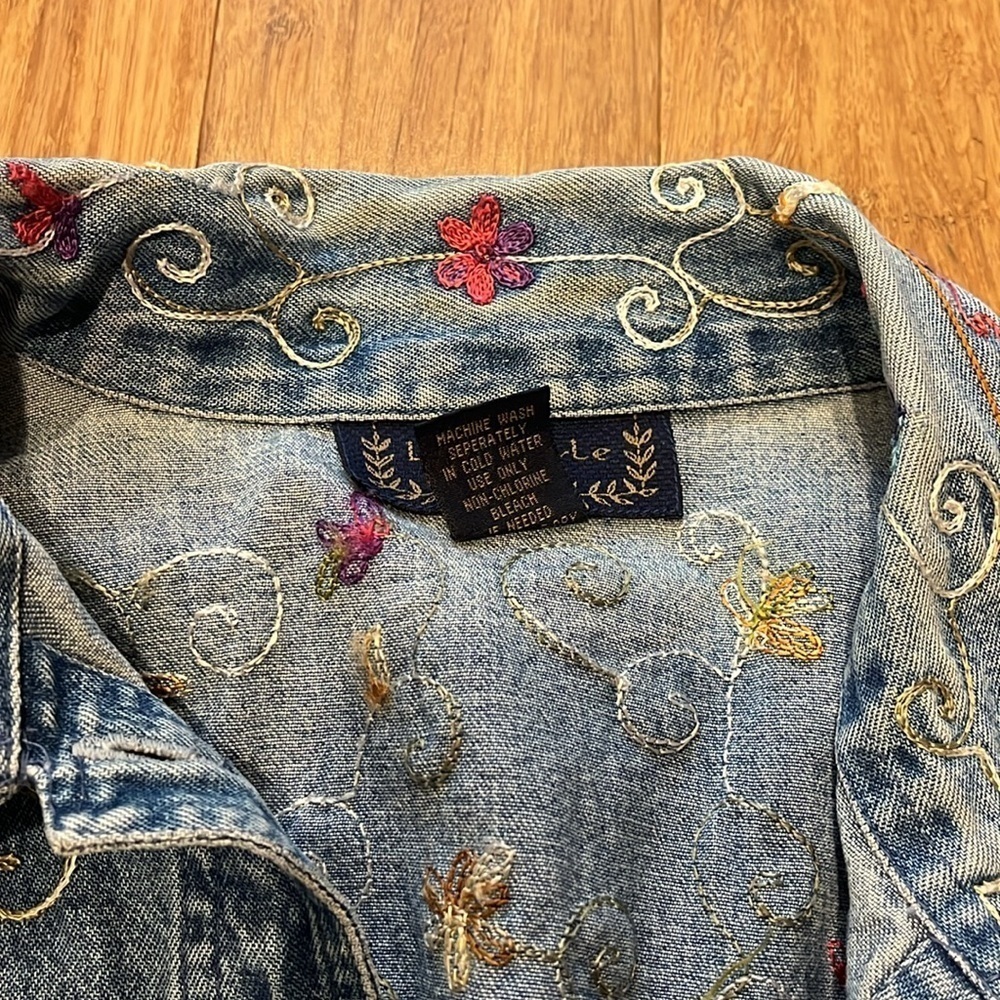 Womens Flower Embroidered Denim Jacket Size Large - Picture 4 of 5